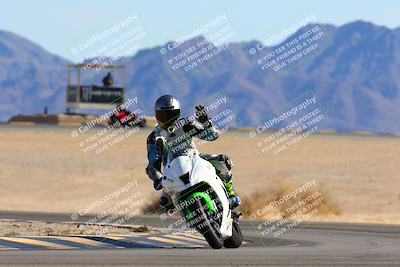 media/Jan-08-2022-SoCal Trackdays (Sat) [[1ec2777125]]/Turn 4 (1145am)/